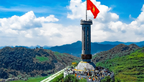 Lung Cu Flagpole - Begin your visa-prepared day with Vietnam’s tranquil ambiance
